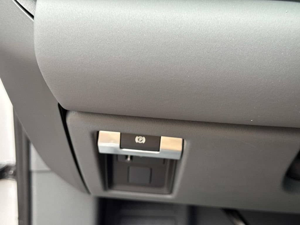 2026 Land Rover Defender - Image 34