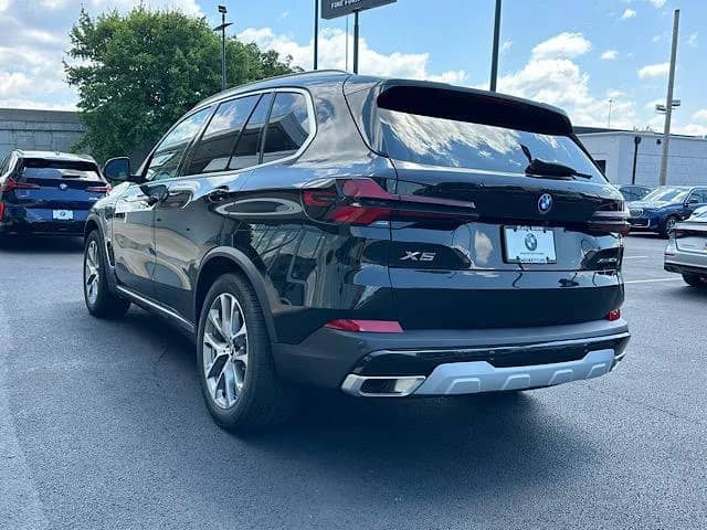2026 BMW X5 - Image 3