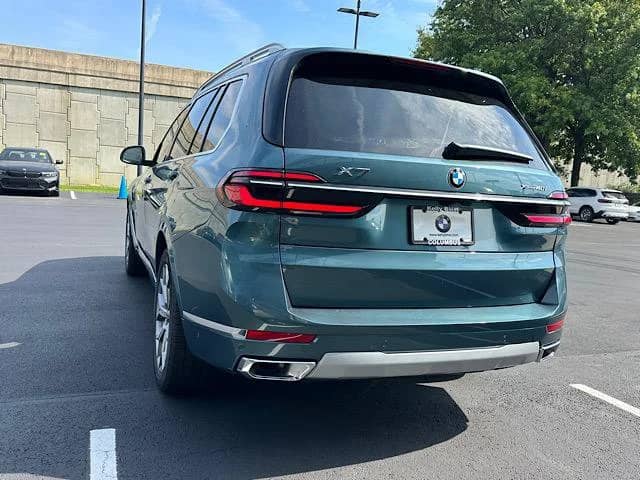 2027 BMW X7 - Image 3
