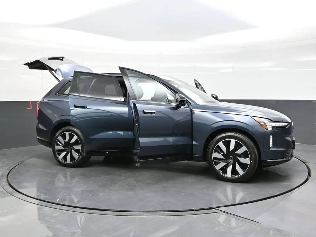 2026 Volvo EX90 - Image 45