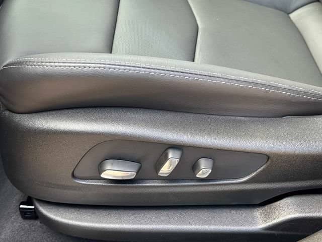 2026 Cadillac XT5 - Image 29