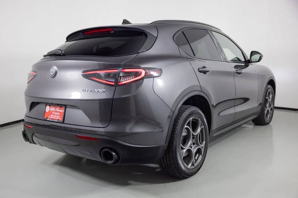 2026 Alfa Romeo Stelvio - Image 2
