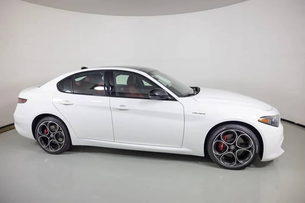 2026 Alfa Romeo Giulia - Image 3