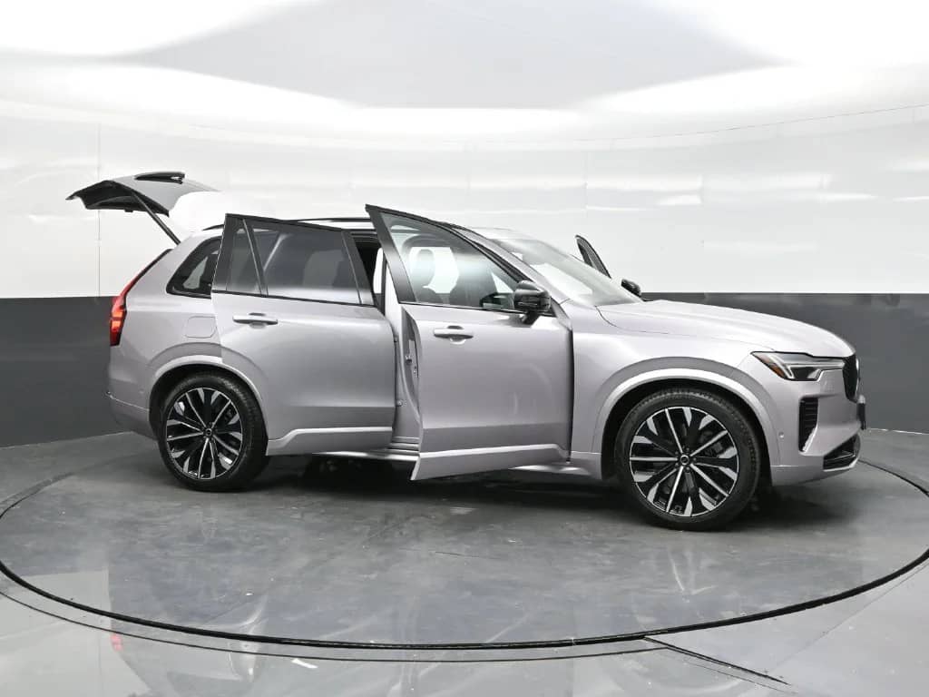 2026 Volvo XC90 - Image 42