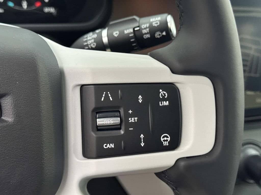 2026 Land Rover Defender - Image 30
