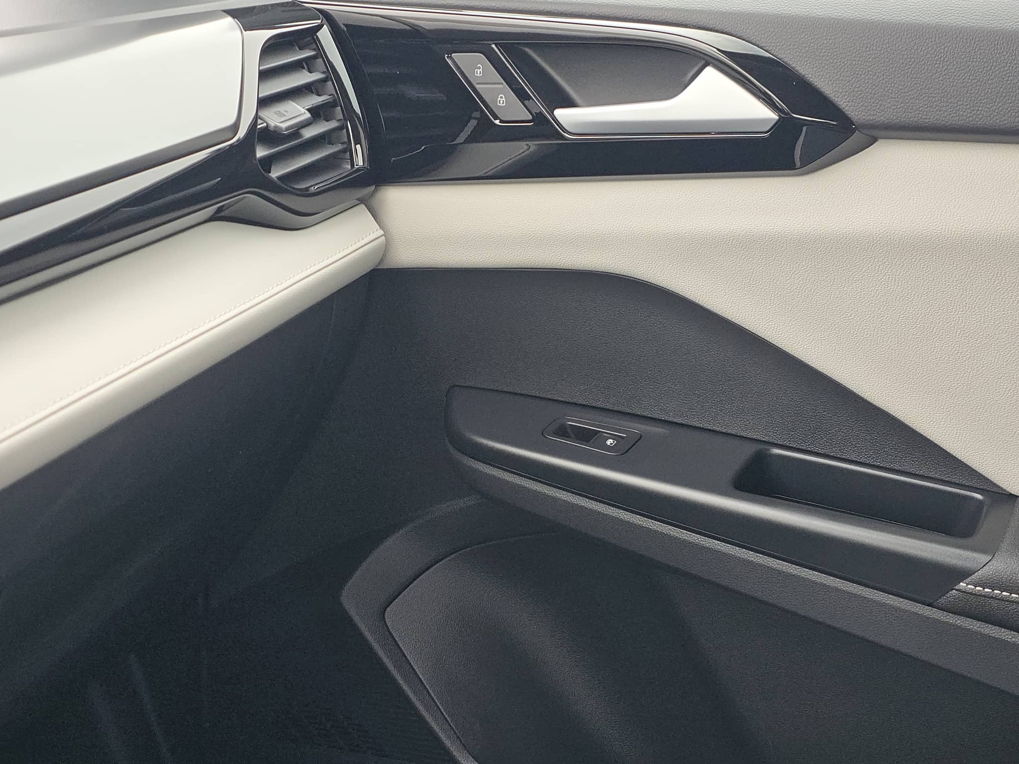 2026 Volkswagen Taos - Image 26