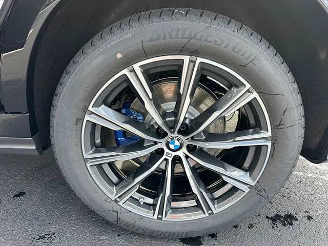 2027 BMW X6 - Image 7