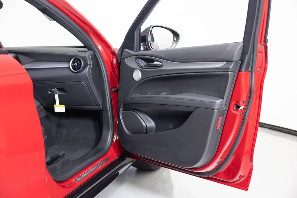 2026 Alfa Romeo Stelvio - Image 36