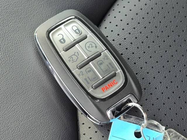 2027 Chrysler Voyager - Image 33