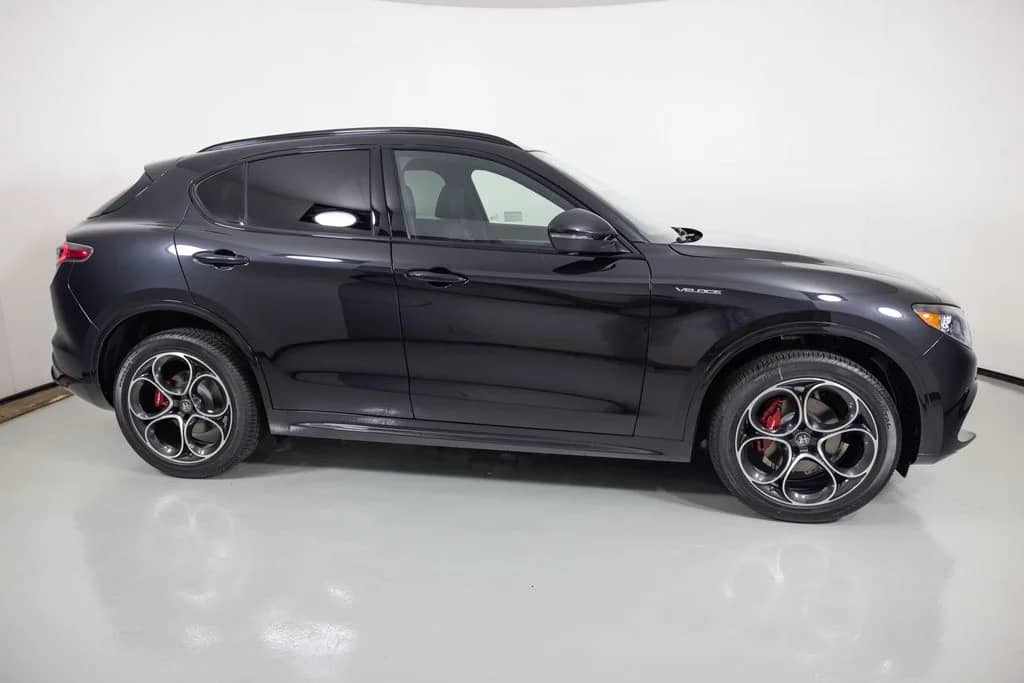 2026 Alfa Romeo Stelvio - Image 3