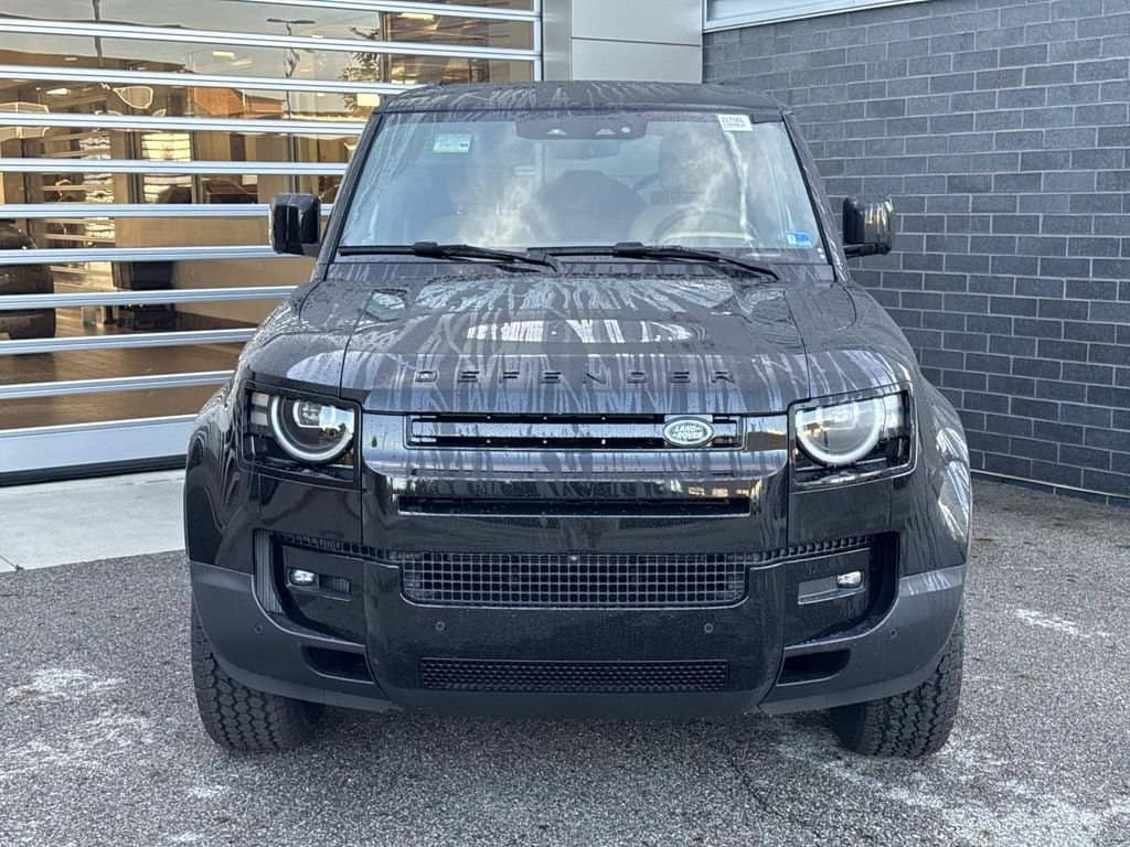 2026 Land Rover Defender - Image 2