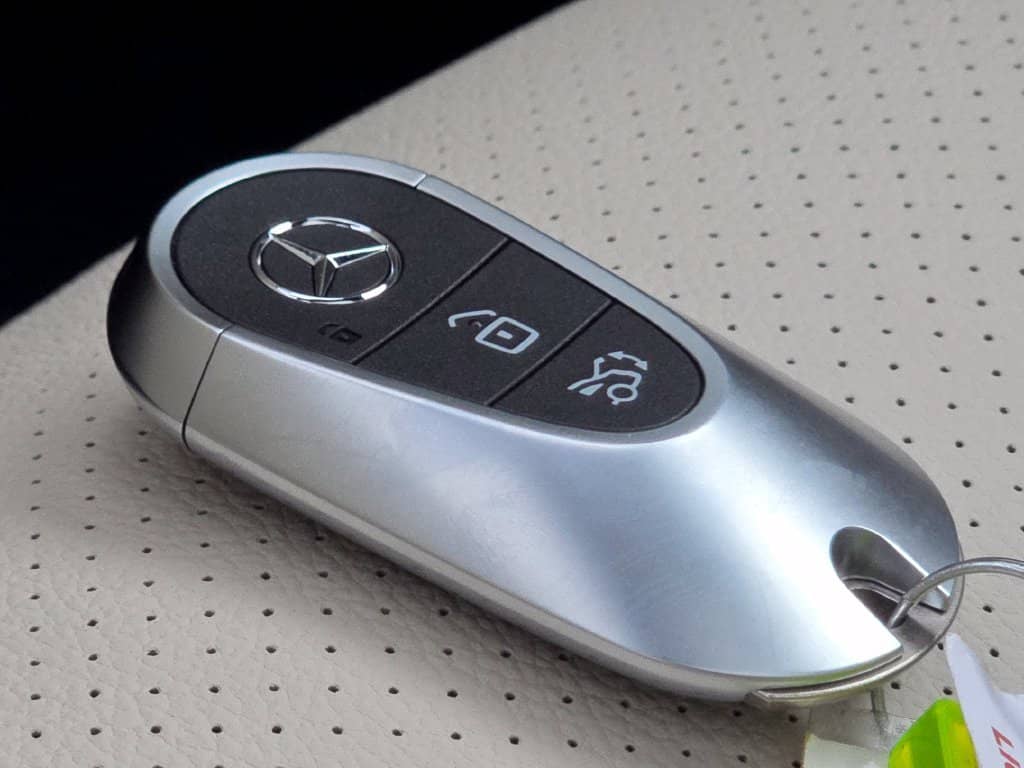 2027 Mercedes-Benz GLC - Image 76