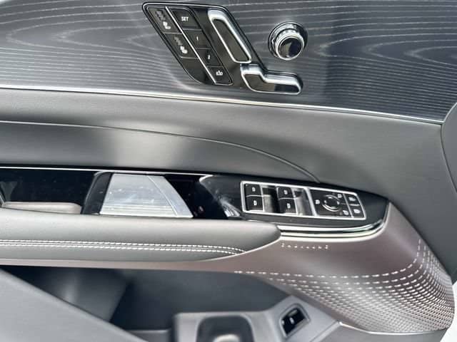 2026 Cadillac LYRIQ - Image 30