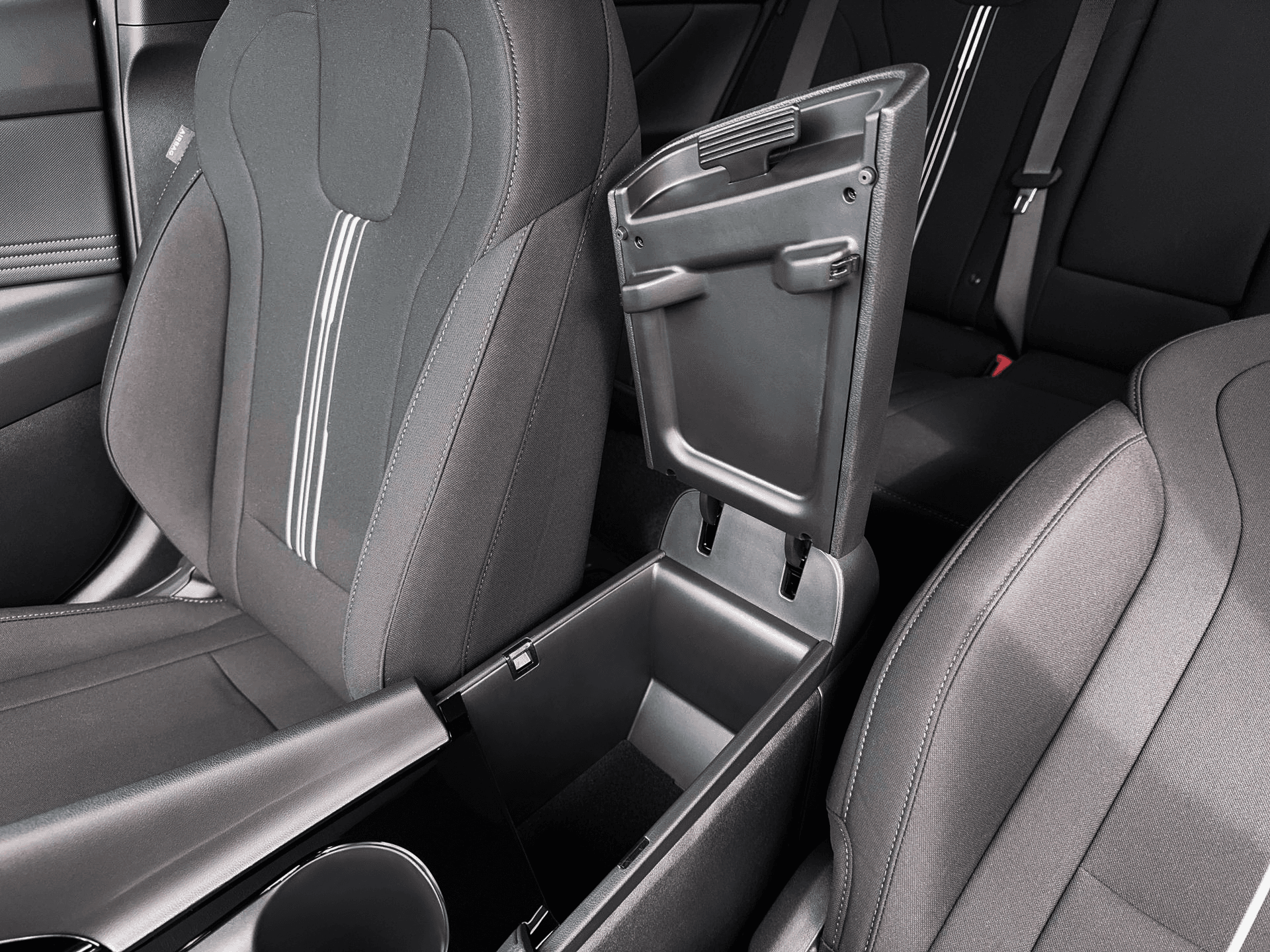 2026 Hyundai Elantra - Image 18