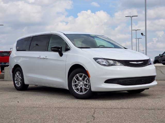 2027 Chrysler Voyager - Image 2