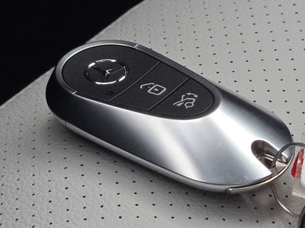 2027 Mercedes-Benz GLC - Image 76