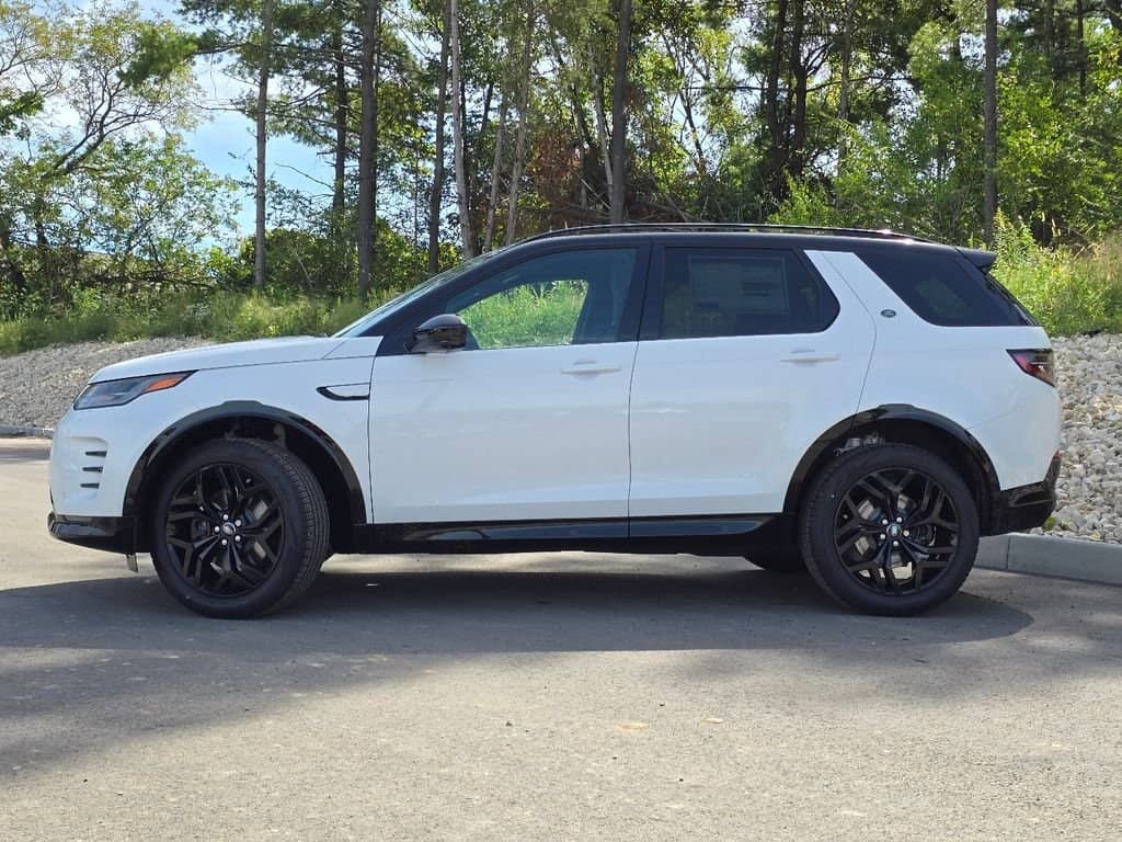 2026 Land Rover Discovery Sport - Image 3