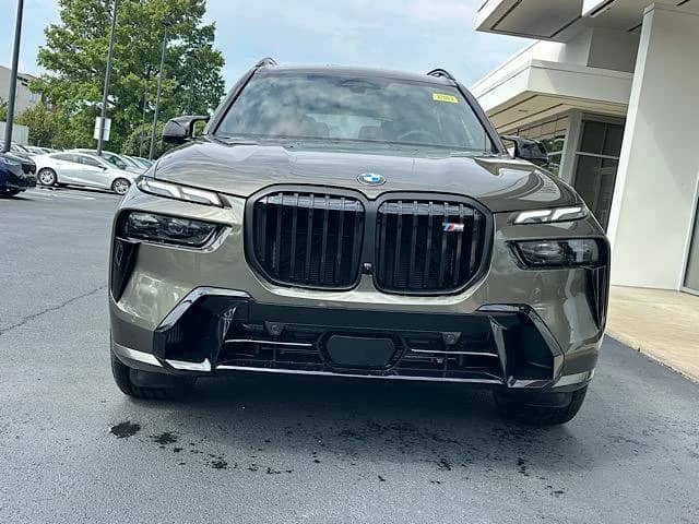 2027 BMW X7 - Image 2
