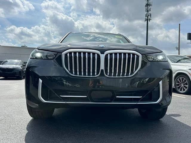2026 BMW X5 - Image 2