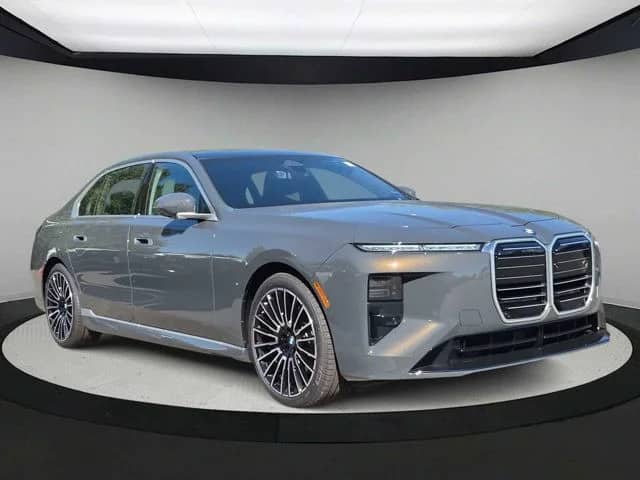 2027 BMW 7 Series - Image 2