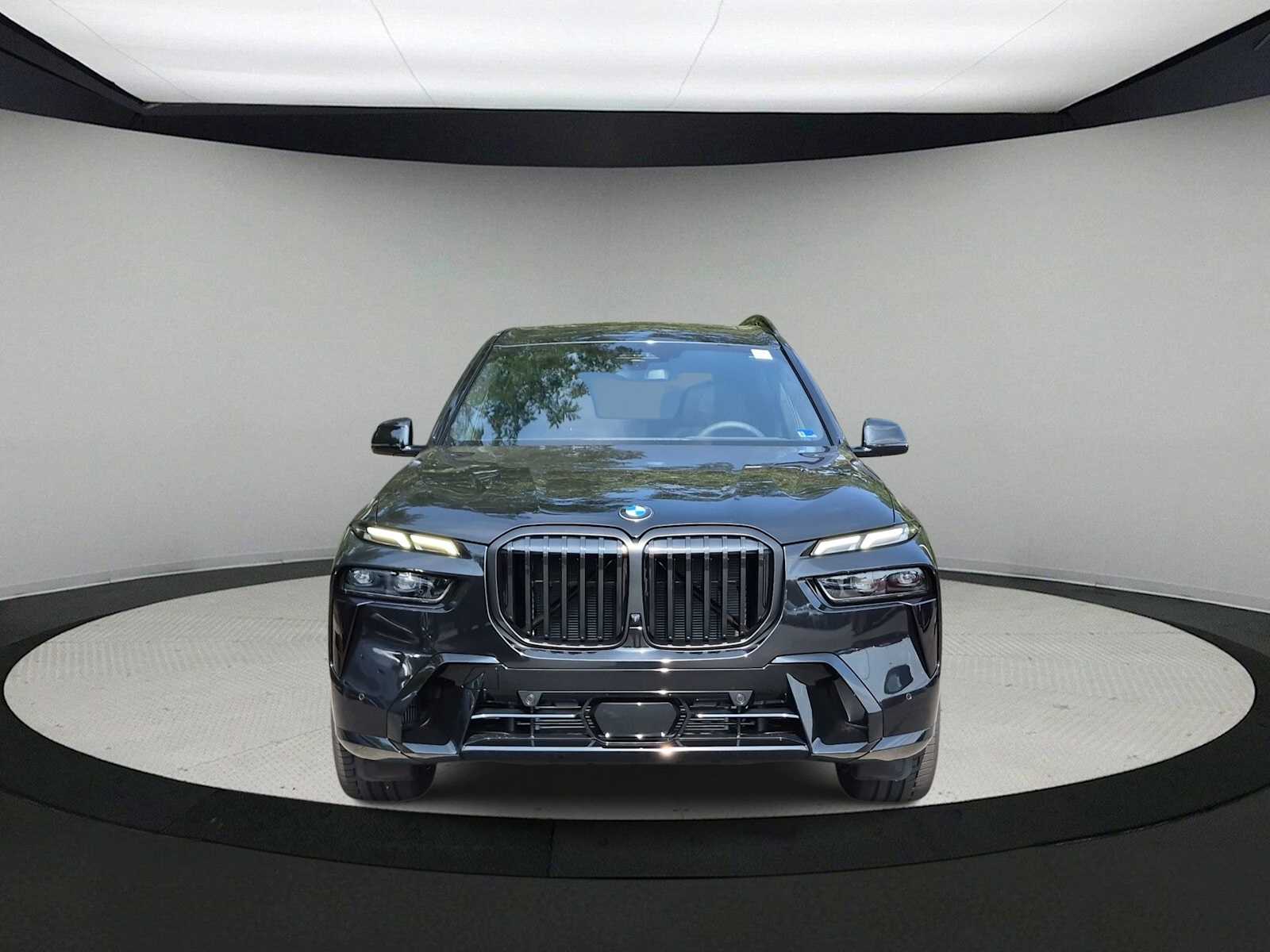 2027 BMW X7 - Image 3