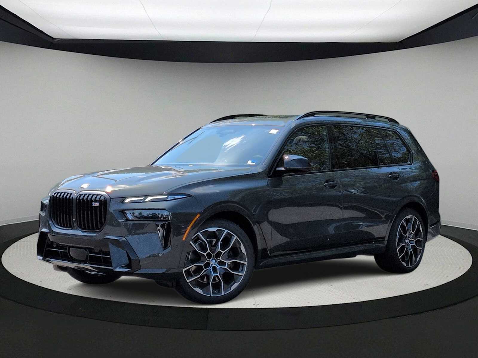 2027 BMW X7 - Image 1