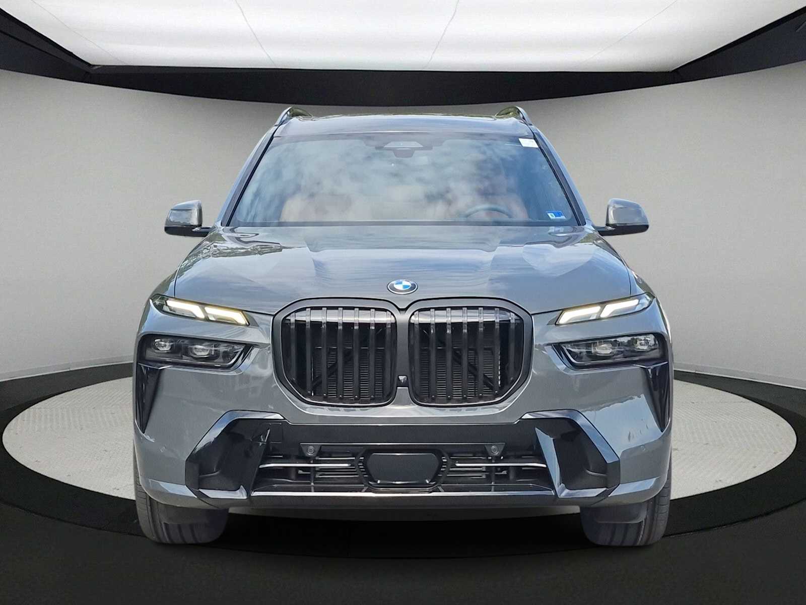 2027 BMW X7 - Image 3