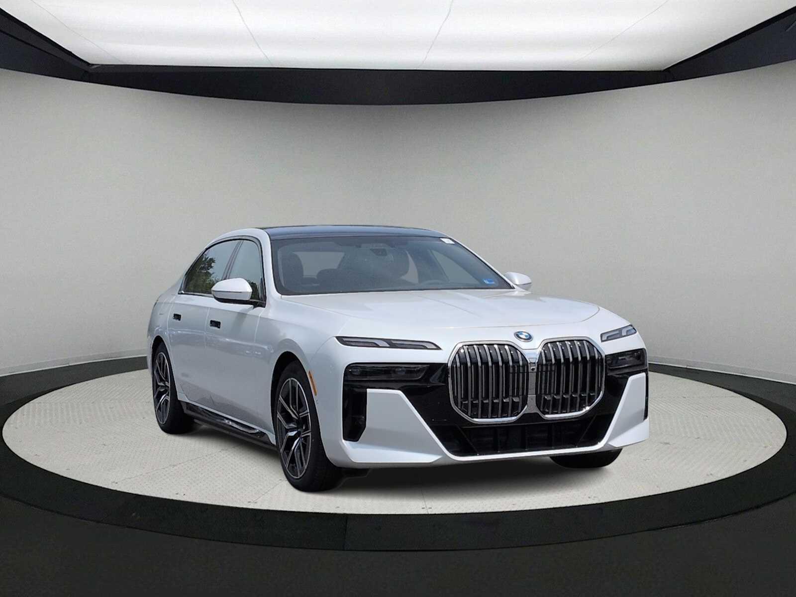 2026 BMW 7 Series - Image 2