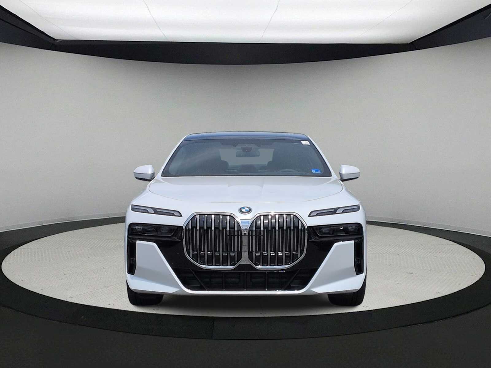 2026 BMW 7 Series - Image 3
