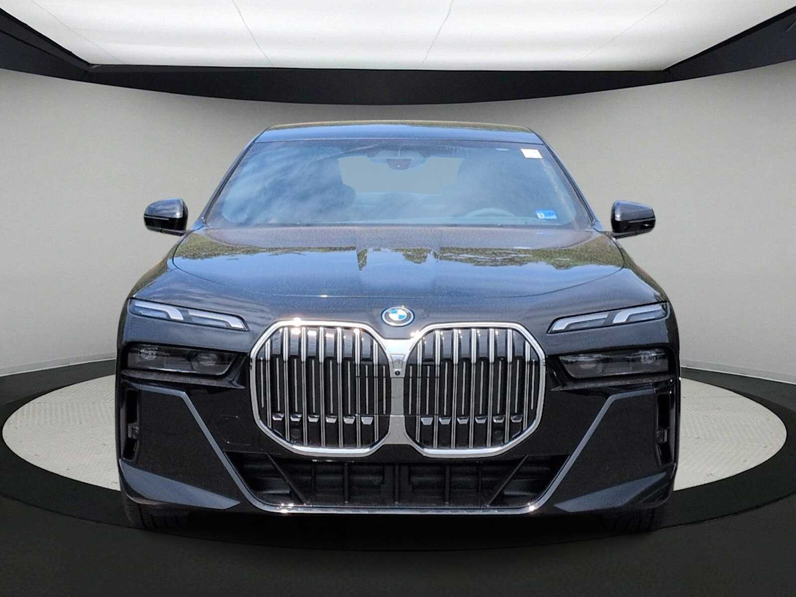 2026 BMW 7 Series - Image 3