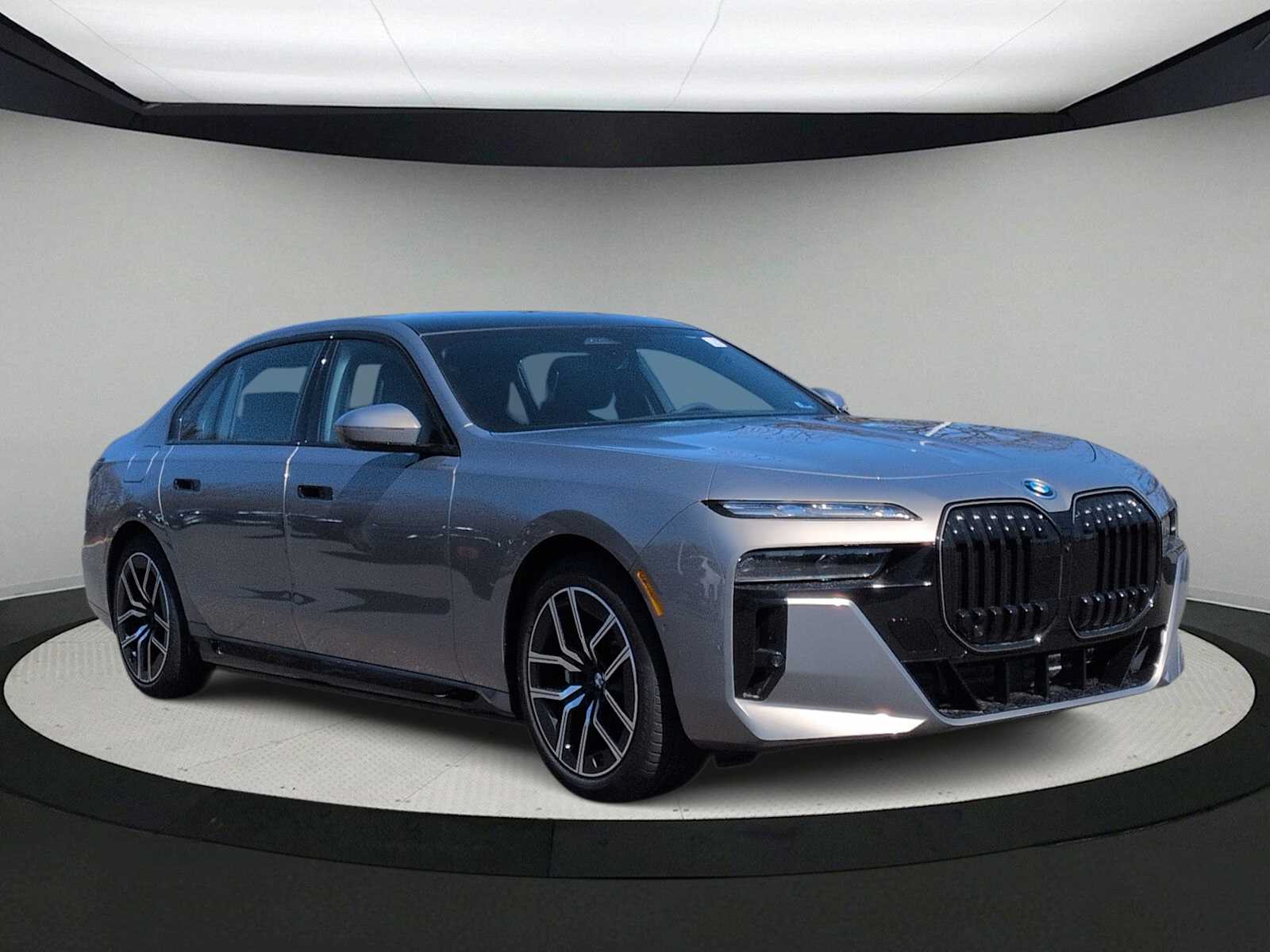 2026 BMW 7 Series - Image 2