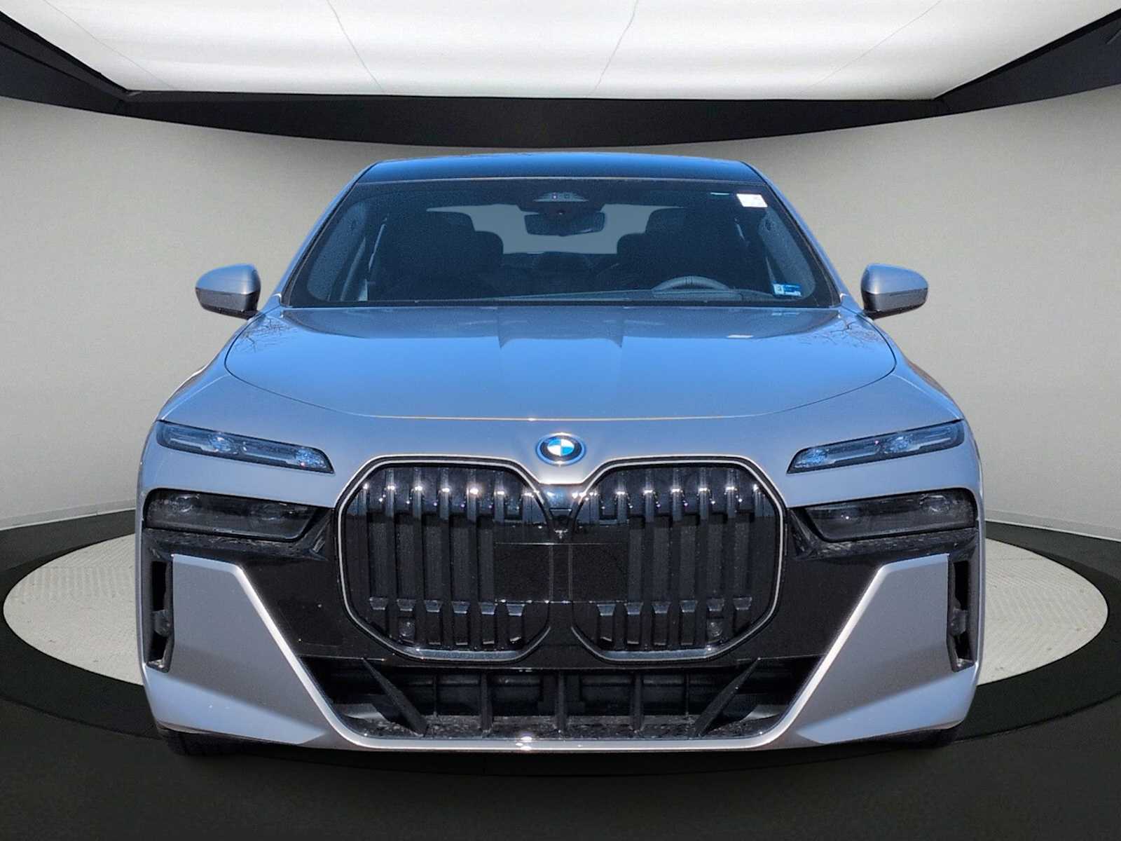2026 BMW 7 Series - Image 3