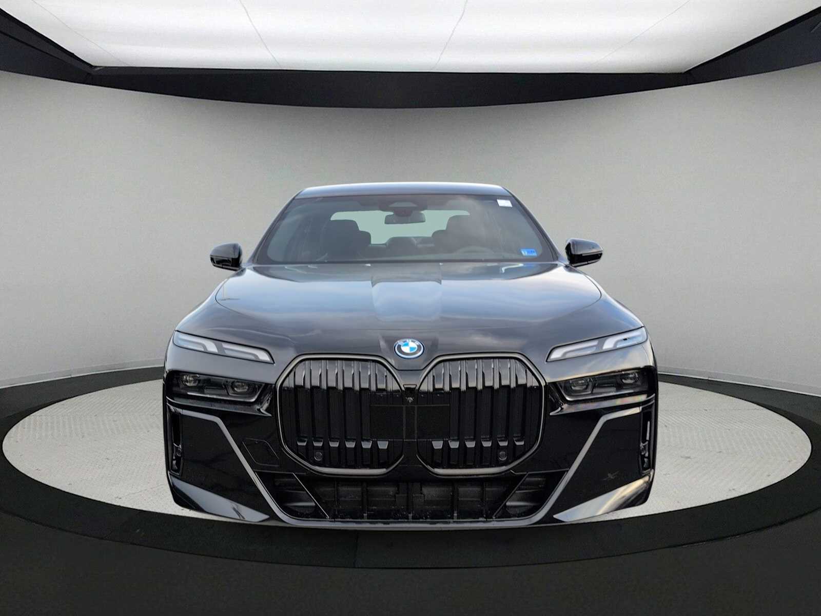 2026 BMW 7 Series - Image 3