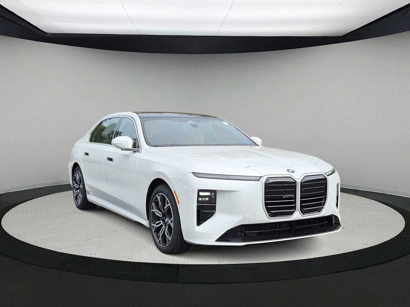 2027 BMW 7 Series - Image 2