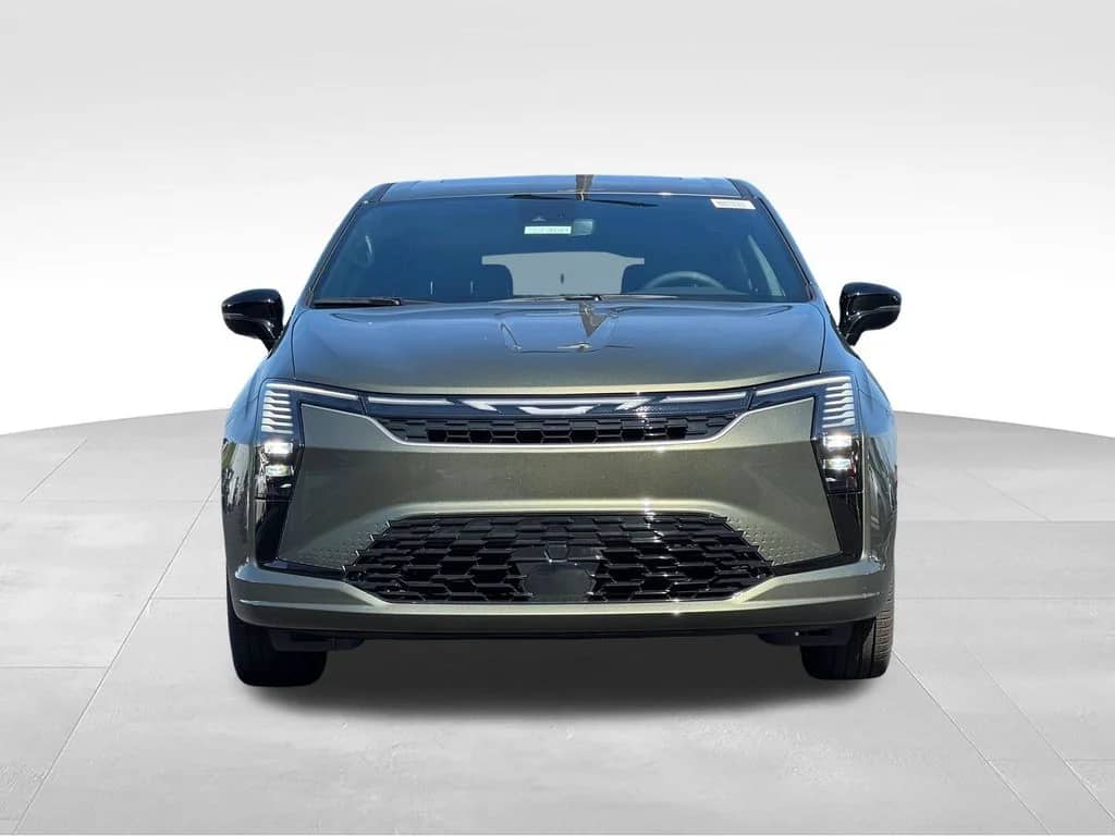 2027 Chrysler Pacifica - Image 2