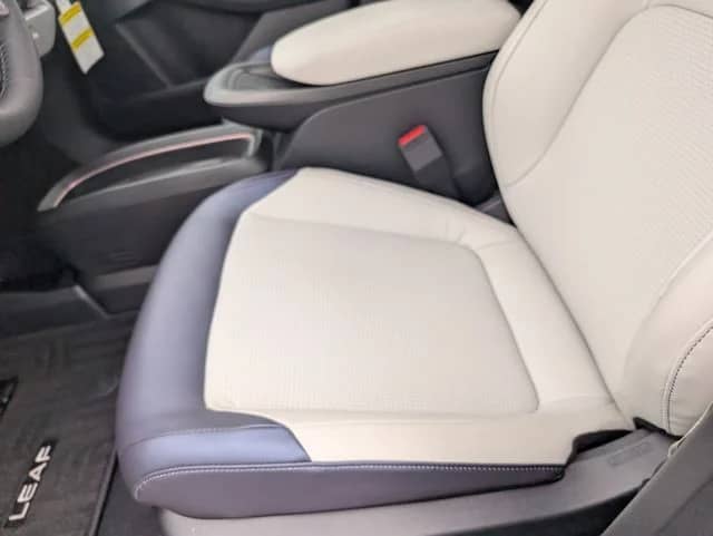 2026 Nissan LEAF - Image 23