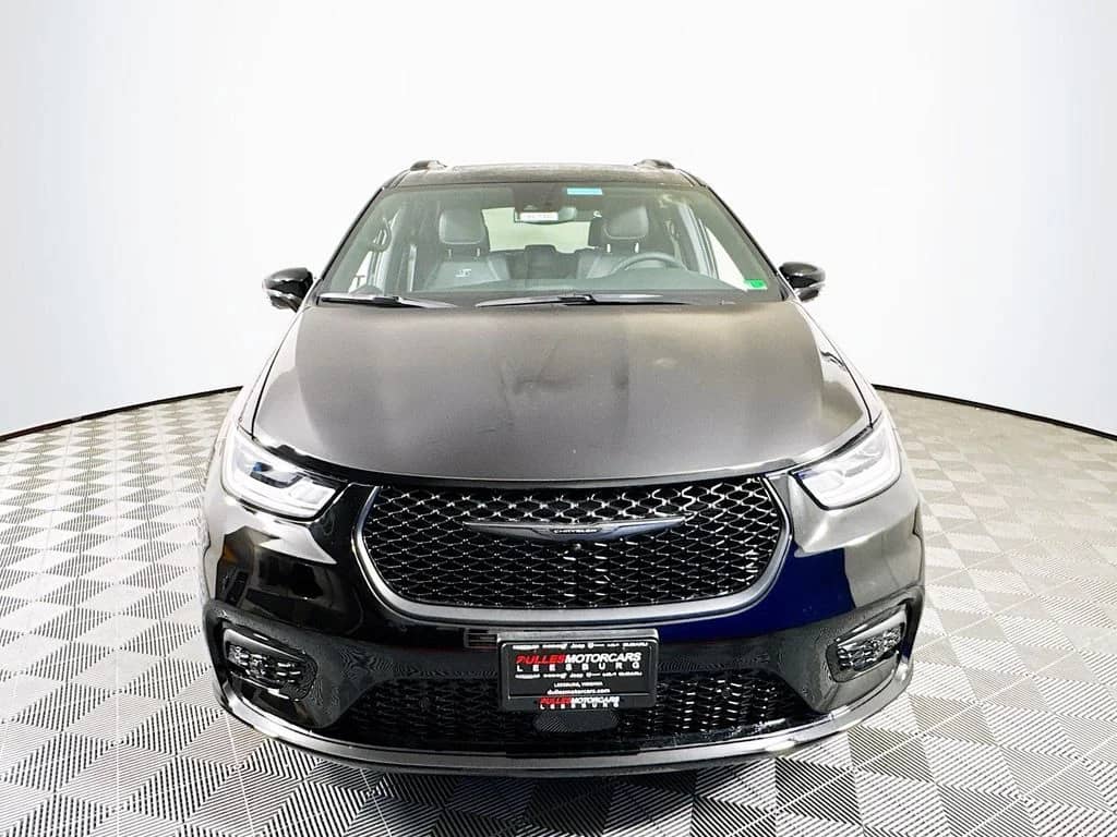 2026 Chrysler Pacifica - Image 2