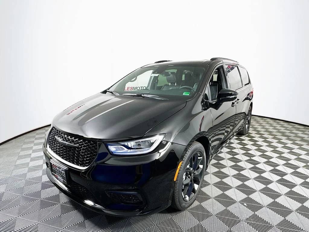 2026 Chrysler Pacifica - Image 3