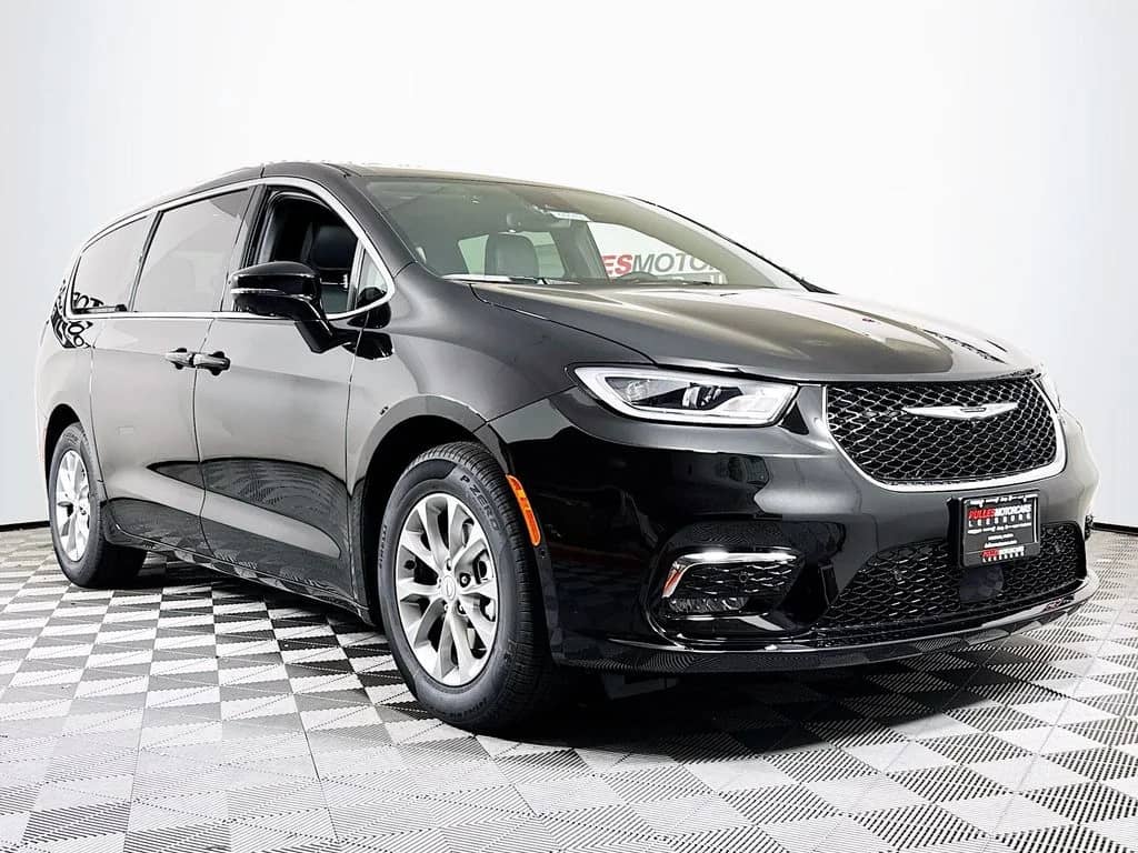 2026 Chrysler Pacifica - Image 1