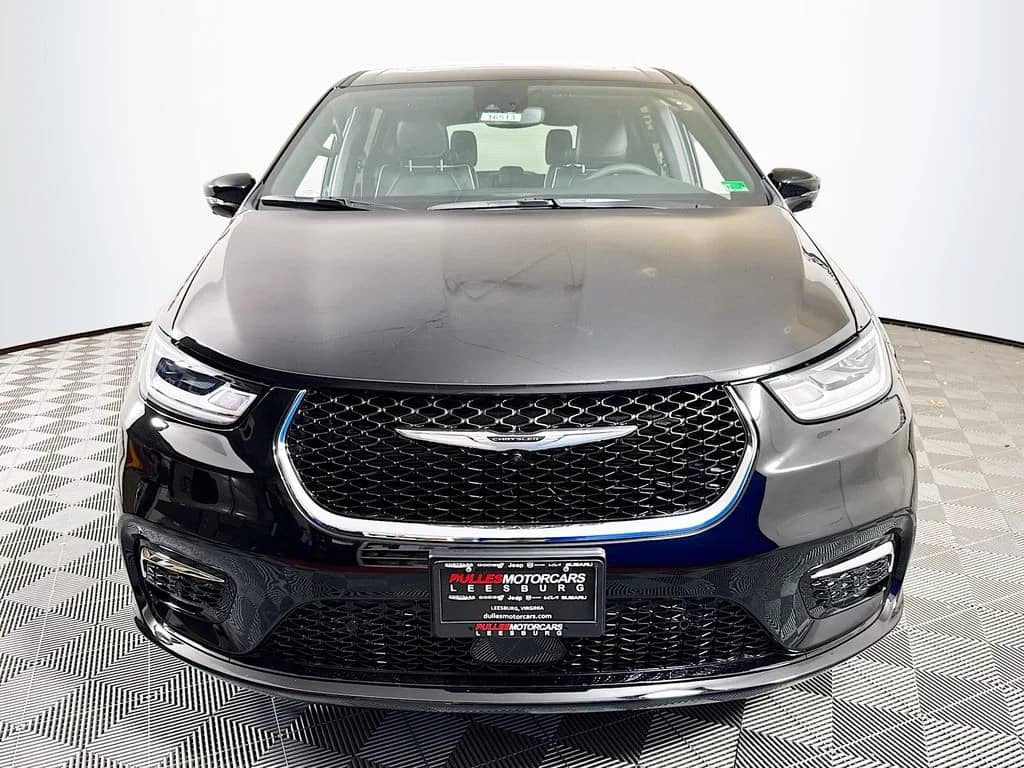2026 Chrysler Pacifica - Image 2