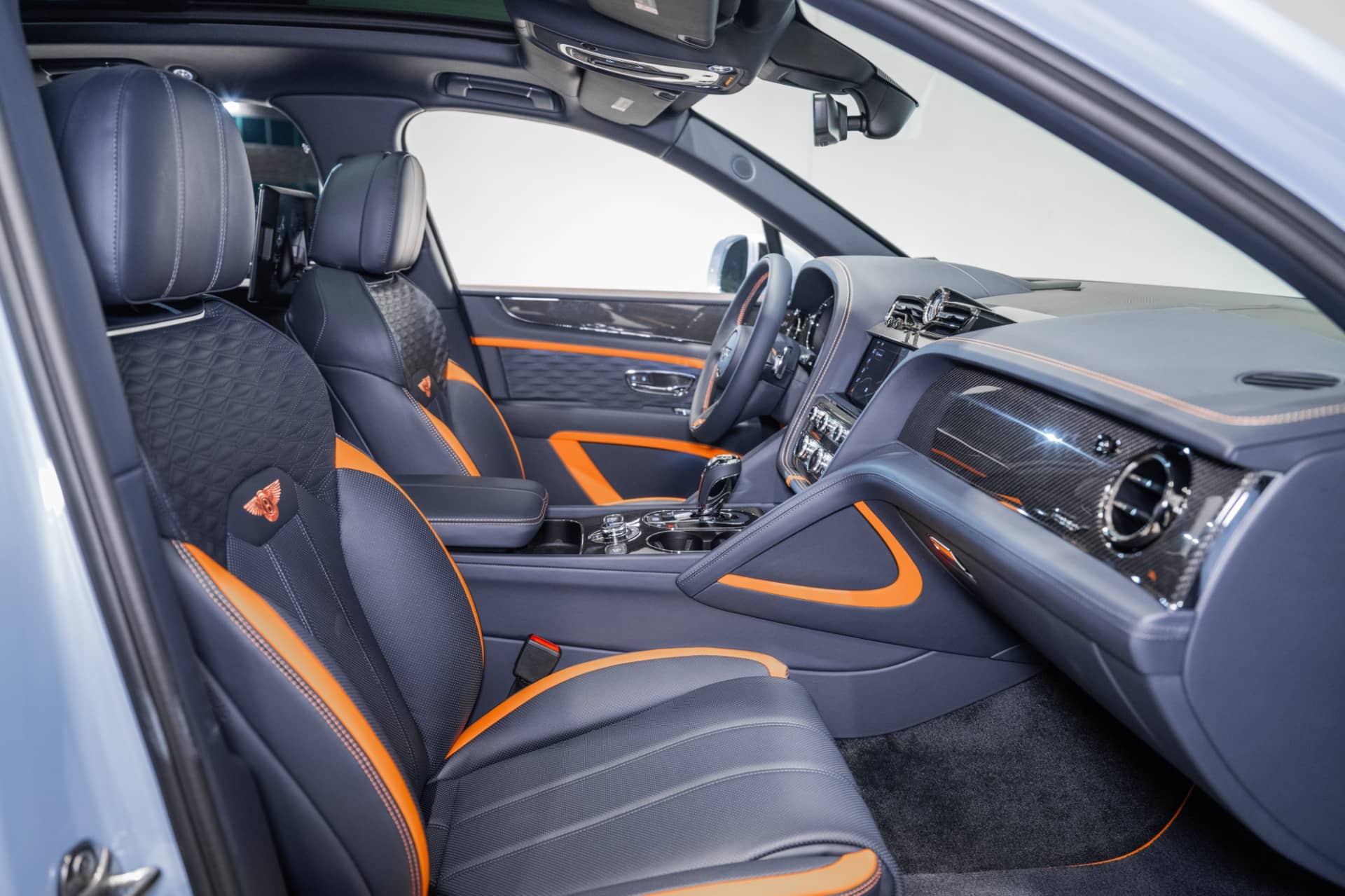 2026 Bentley Bentayga - Image 3