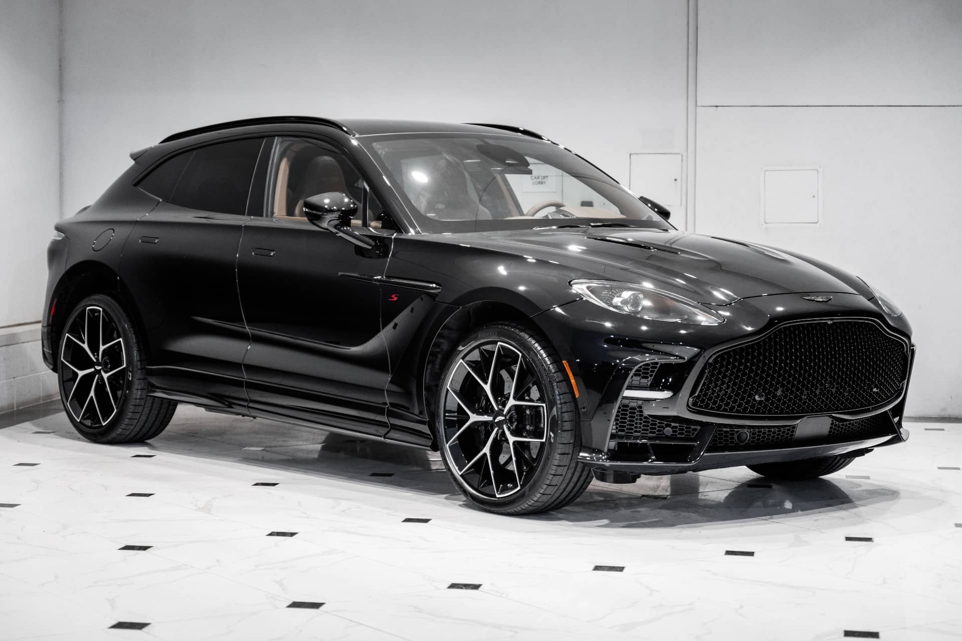 2026 Aston Martin DBX - Image 2