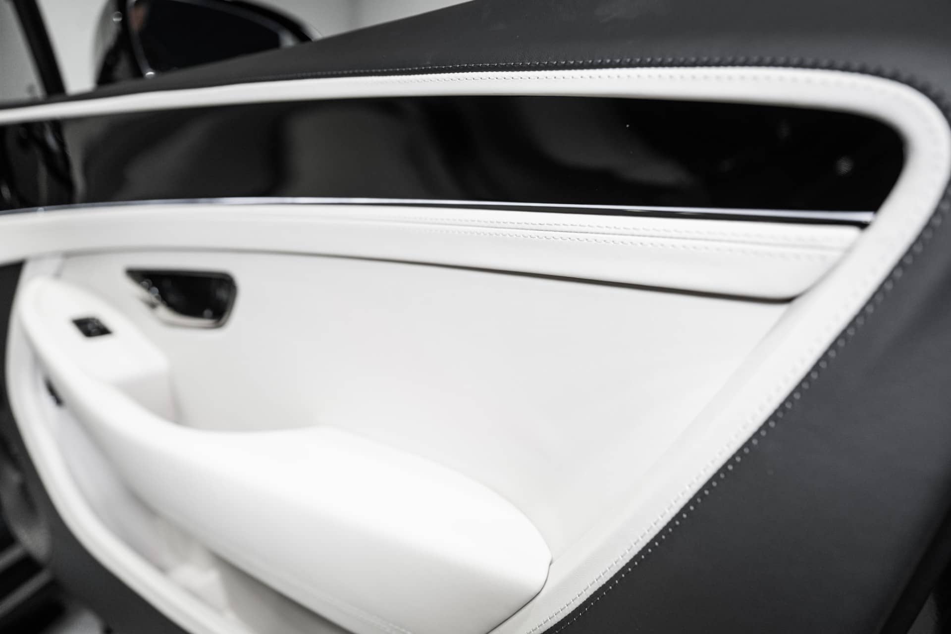 2026 Bentley Continental GT - Image 48