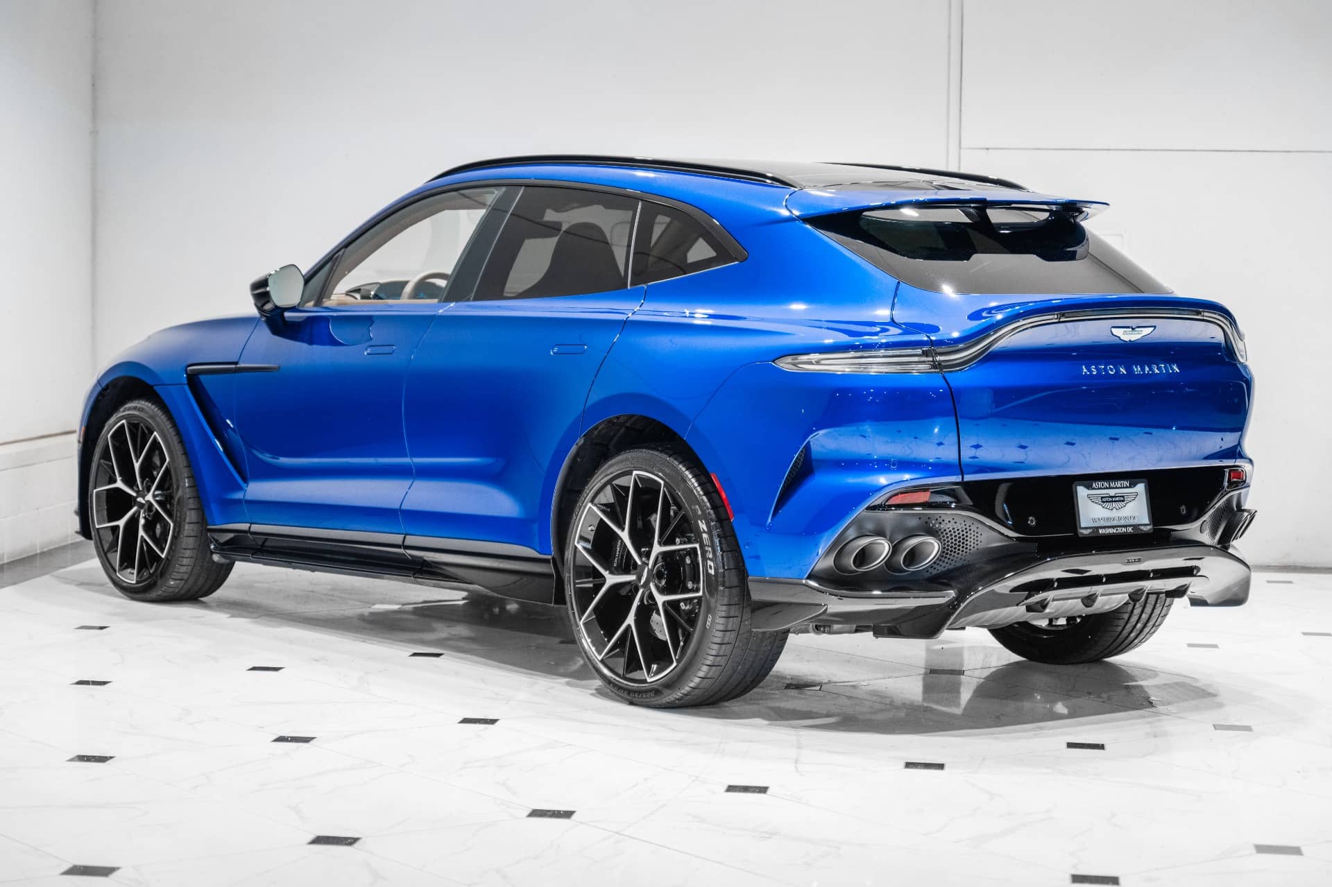 2026 Aston Martin DBX - Image 3