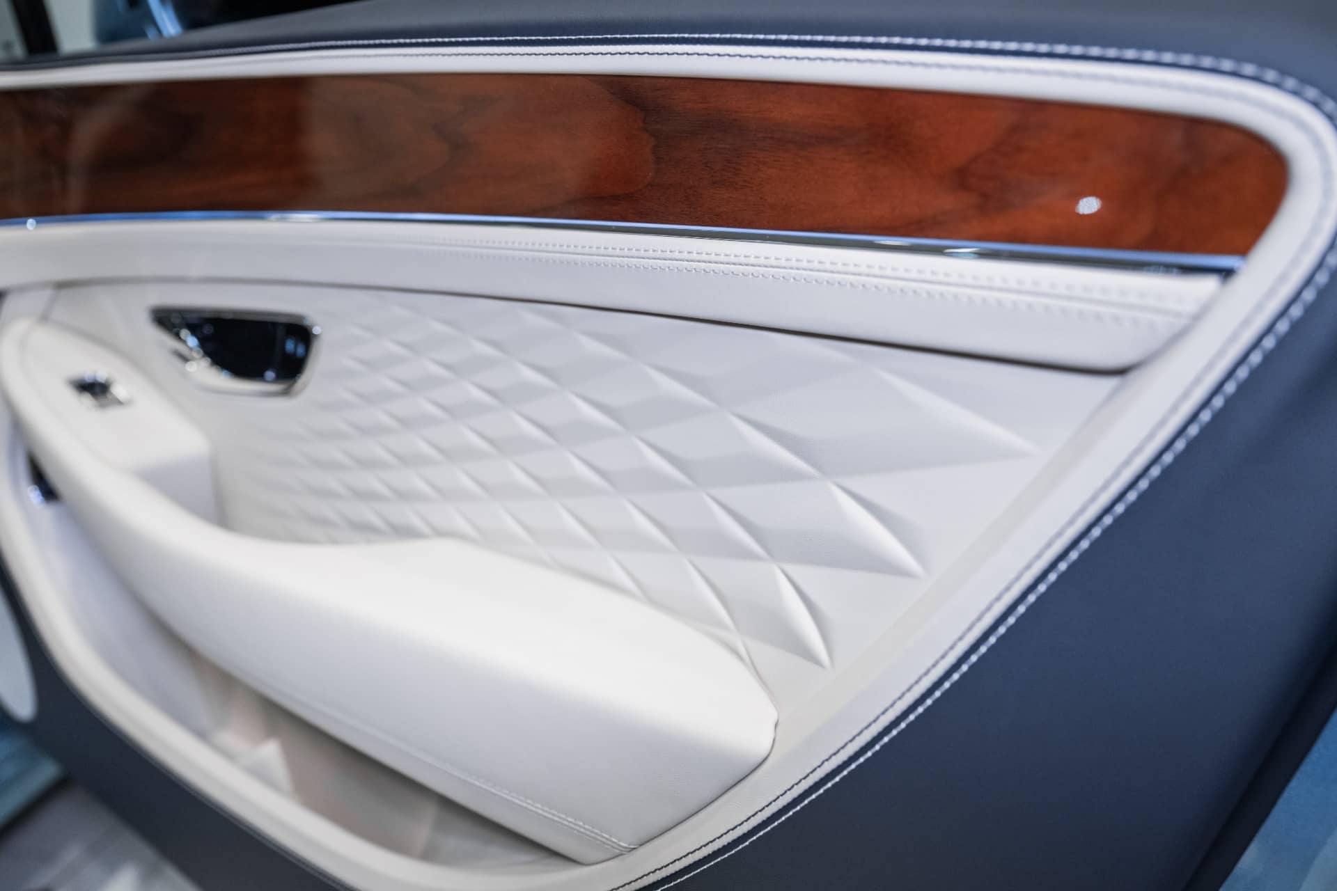 2026 Bentley Continental GTC - Image 51