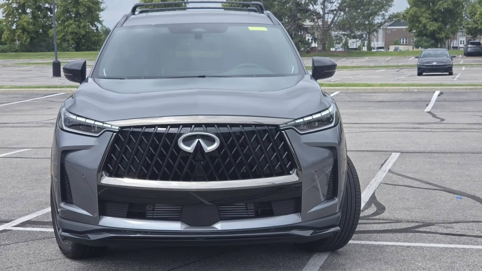 2027 INFINITI QX60 - Image 3