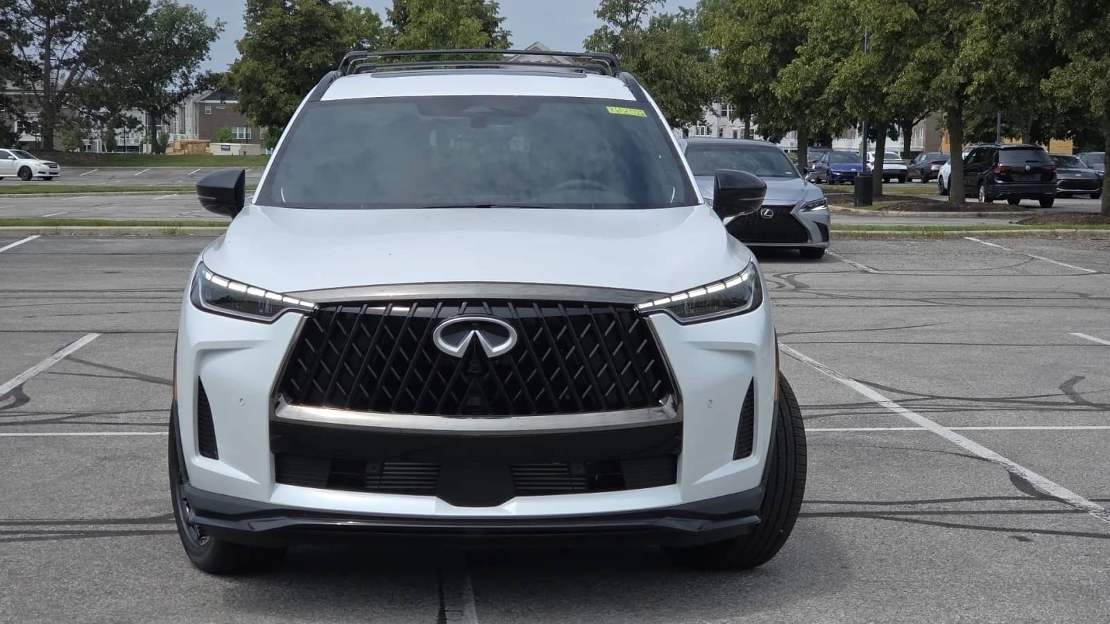2027 INFINITI QX60 - Image 3