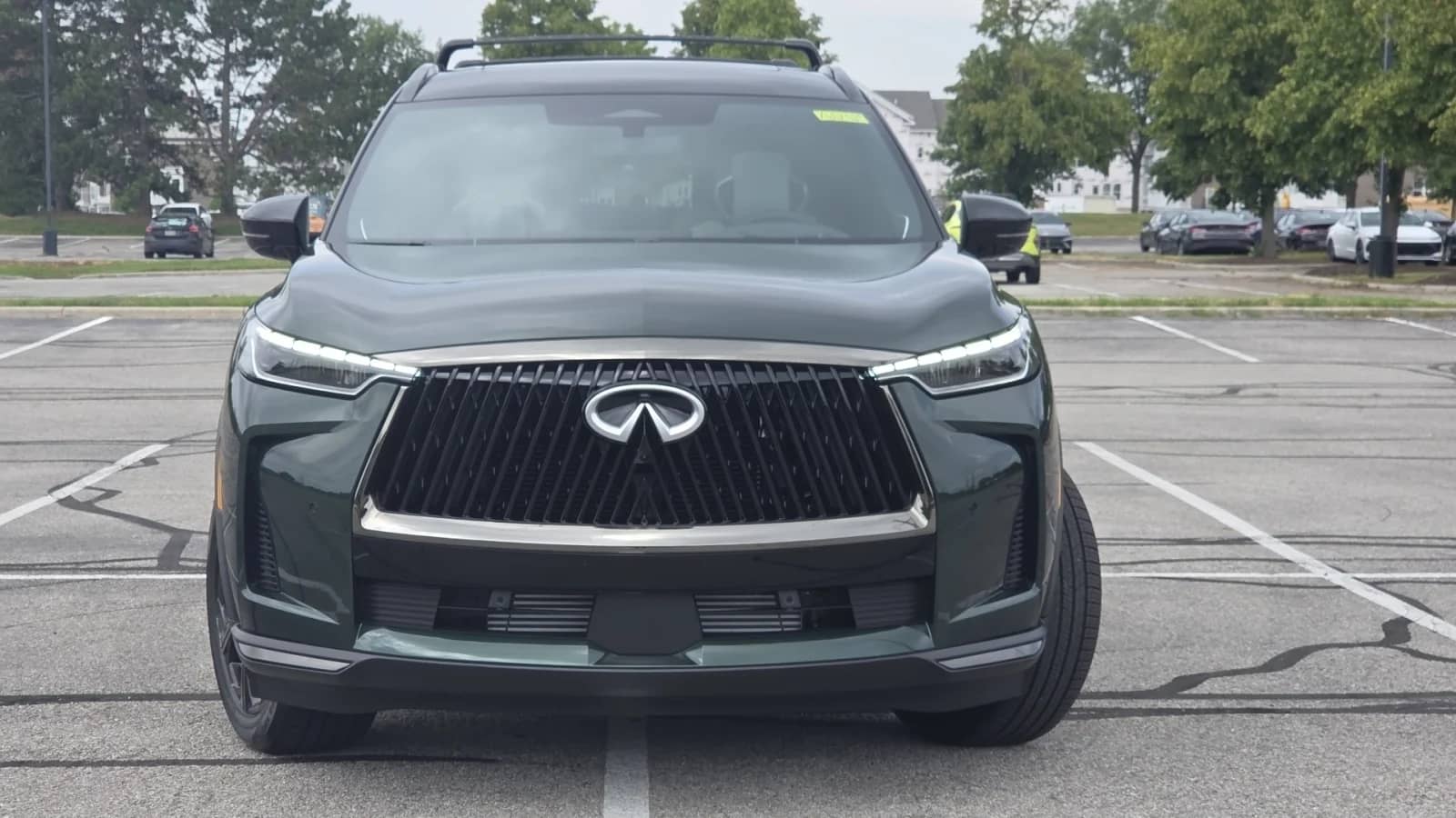 2027 INFINITI QX60 - Image 3