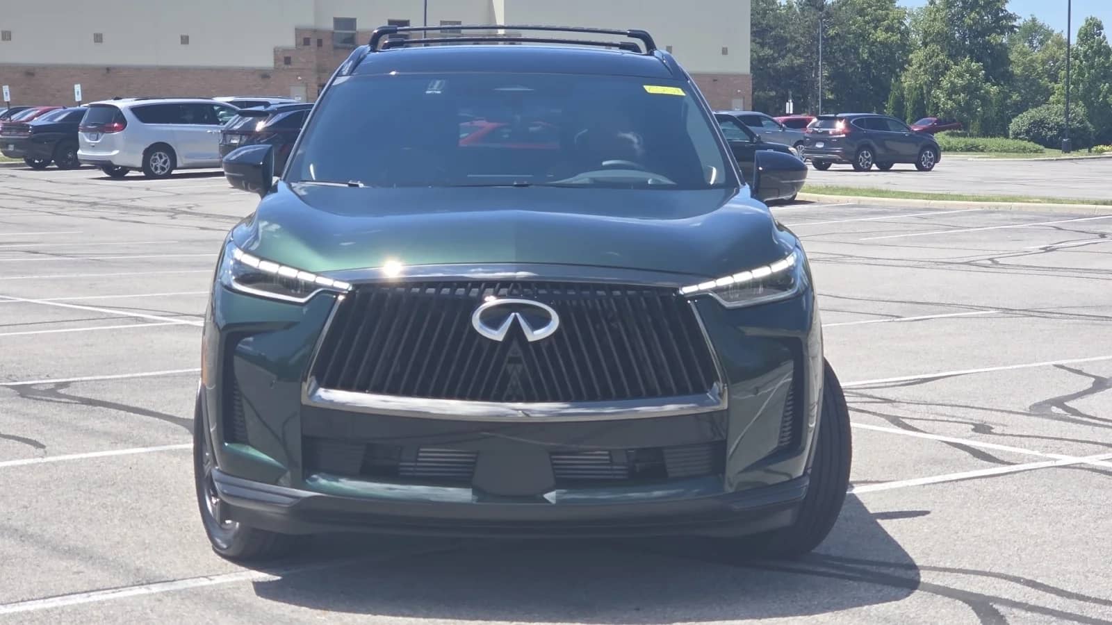 2027 INFINITI QX60 - Image 3