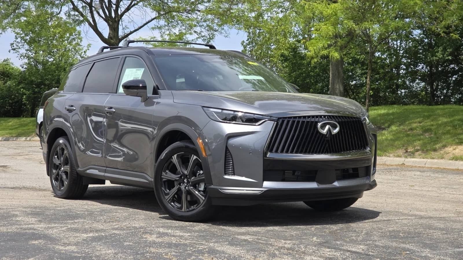 2027 INFINITI QX60 - Image 2